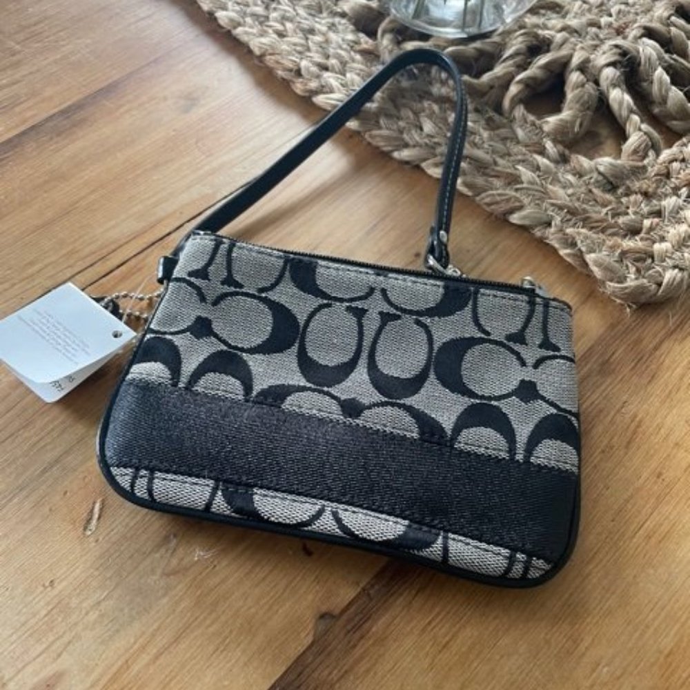 Coach signature small wristlet NWT